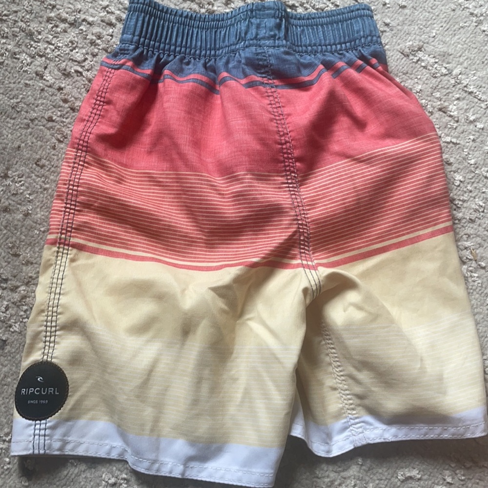Like new Rip Curl trunks - Picture 3 of 3